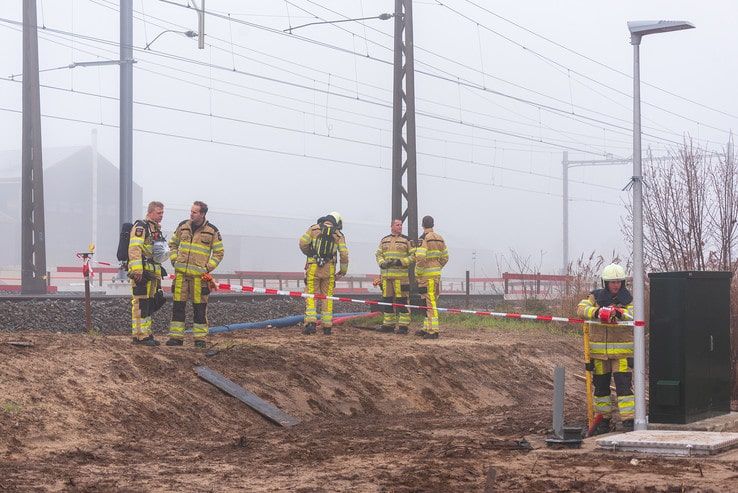 Waterschappers hebben geluk bij explosie langs spoor Zwolle – Groningen - Foto: Peter Denekamp