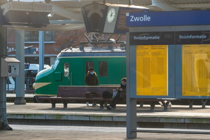 Bijzondere gast op station Zwolle - Foto: Peter Denekamp