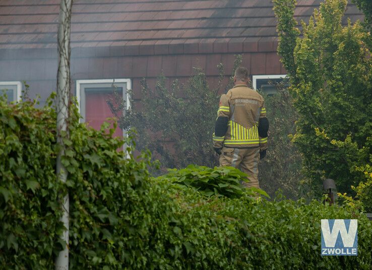 Veel schade door felle schuurbrand in Stadshagen - Foto: Arjen van der Zee
