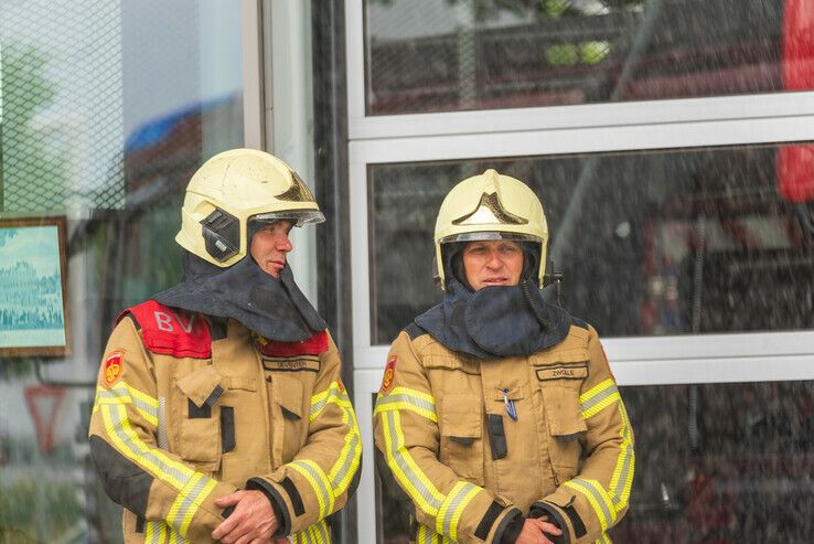 Emotionele herdenking bij brandweerkazerne in Zwolle - Foto: Peter Denekamp