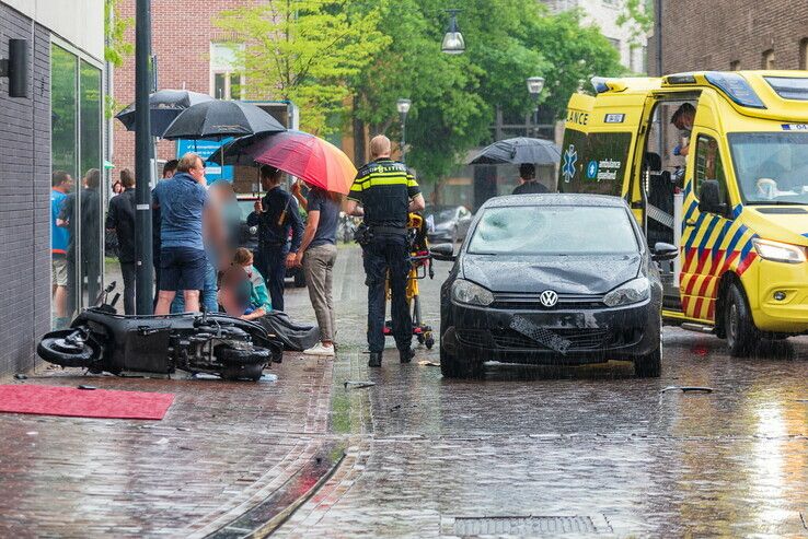 Vrouw ernstig gewond door ongeval in binnenstad Zwolle - Foto: Peter Denekamp
