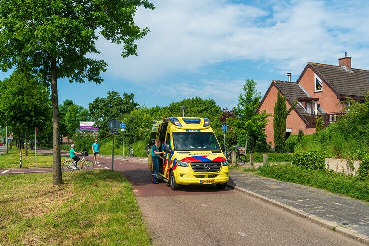 Oudere man naar ziekenhuis na val met elektrische fiets - Foto: Peter Denekamp