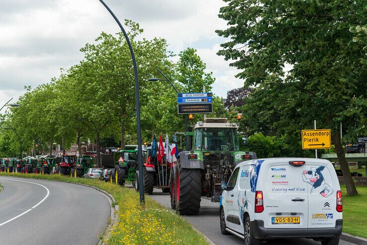 Invasie van protesterende boeren in Zwolle - Foto: Peter Denekamp