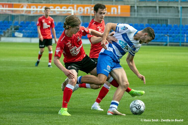 PEC Zwolle – Helmond Sport: PEC haalt winst voornamelijk uit kansen in tweede helft