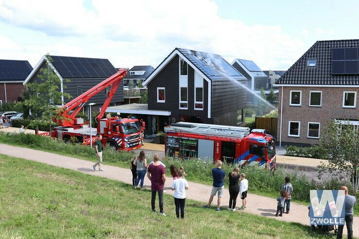 Woningbrand Van Eedenstraat Stadshagen - Foto: Arjen van der Zee