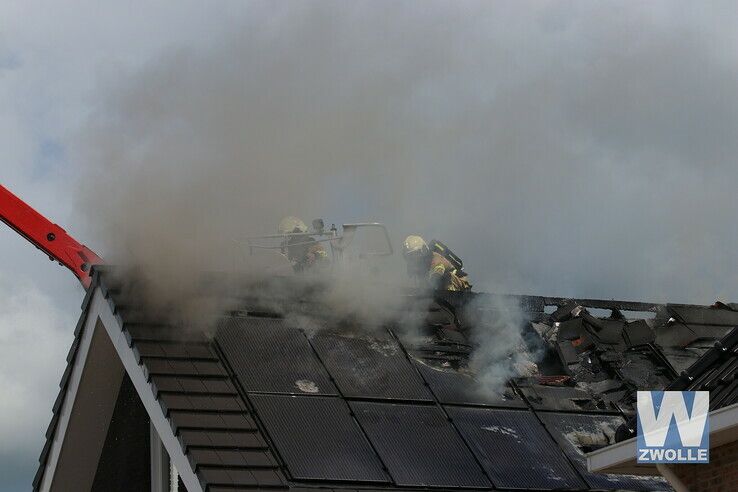 Woningbrand Van Eedenstraat Stadshagen - Foto: Arjen van der Zee