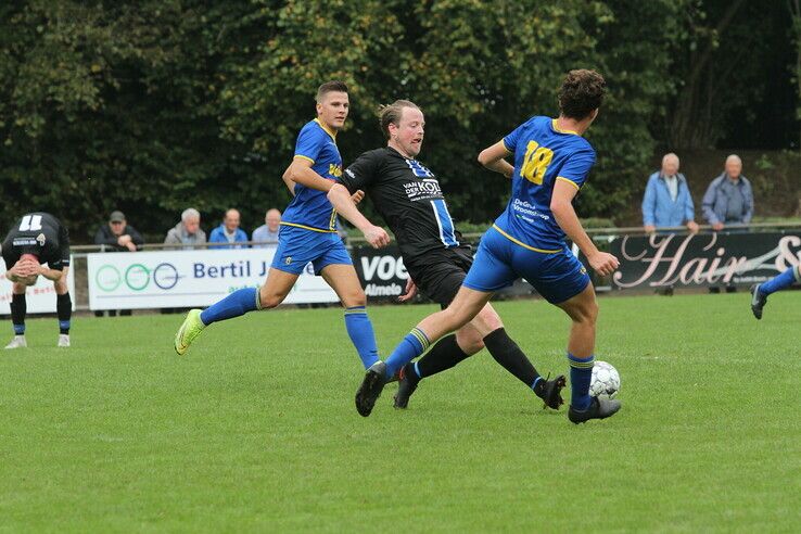 WVF gaat kopje onder in Vroomshoop - Foto: Henri Zuidberg