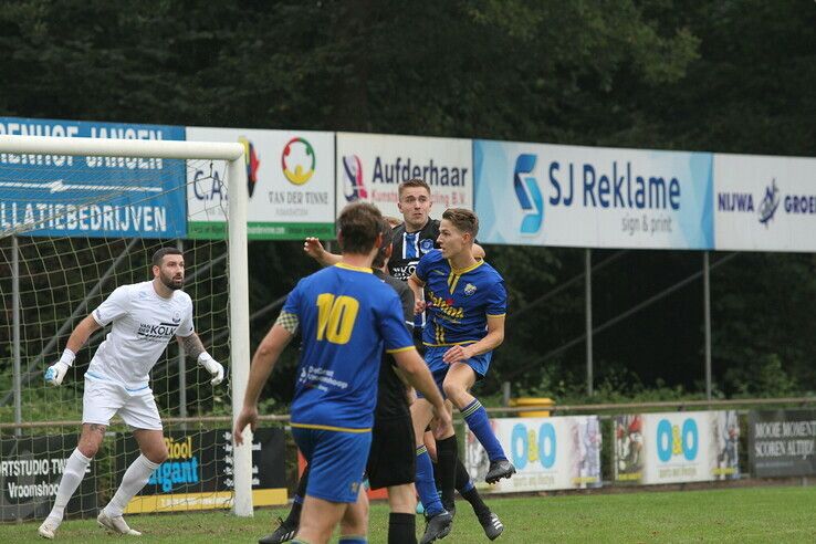 WVF gaat kopje onder in Vroomshoop - Foto: Henri Zuidberg