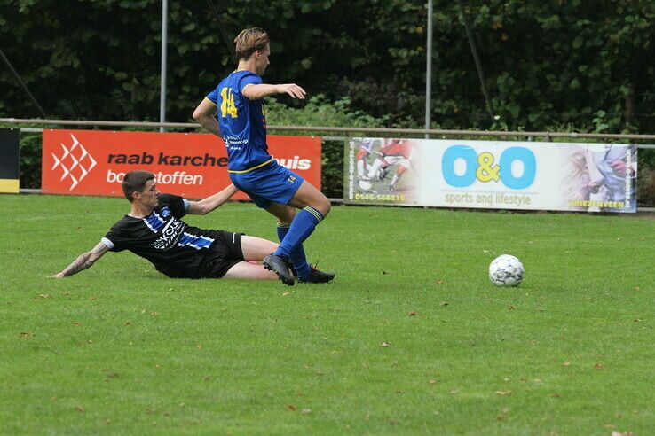 WVF gaat kopje onder in Vroomshoop - Foto: Henri Zuidberg