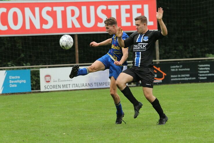 WVF gaat kopje onder in Vroomshoop - Foto: Henri Zuidberg