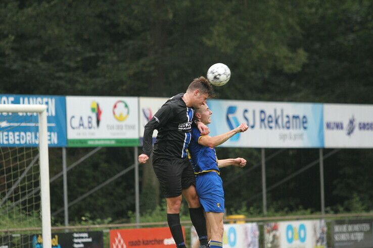 WVF gaat kopje onder in Vroomshoop - Foto: Henri Zuidberg