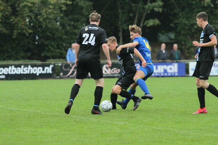 WVF gaat kopje onder in Vroomshoop - Foto: Henri Zuidberg