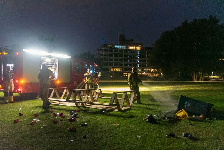 Opnieuw vernielingen en brandje in Park de Wezenlanden - Foto: Peter Denekamp