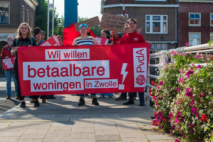 Klein woonprotest in binnenstad van Zwolle - Foto: Peter Denekamp
