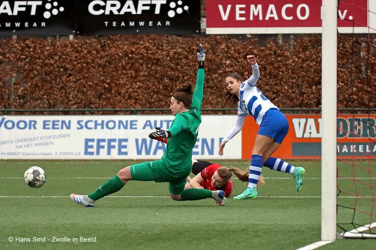 PEC Zwolle Vrouwen wint stadsderby