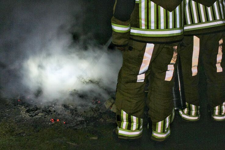 Jongeren in Stadshagen veroorzaken brandje bij Milligerplas - Foto: Ruben Meinten