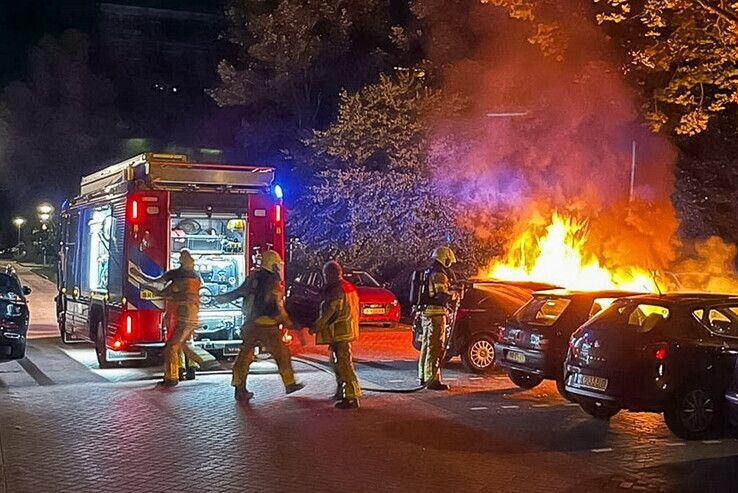 Auto gaat in vlammen op in Aa-landen - Foto: Politie Basisteam Zwolle