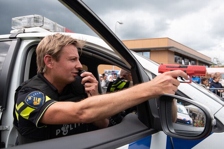 Spanning en sensatie tijdens Politie(kids) Spektakeldag in Holtenbroek - Foto: Peter Denekamp