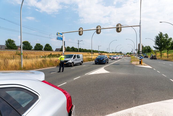 Kop-staartbotsing op Hasselterweg - Foto: Peter Denekamp