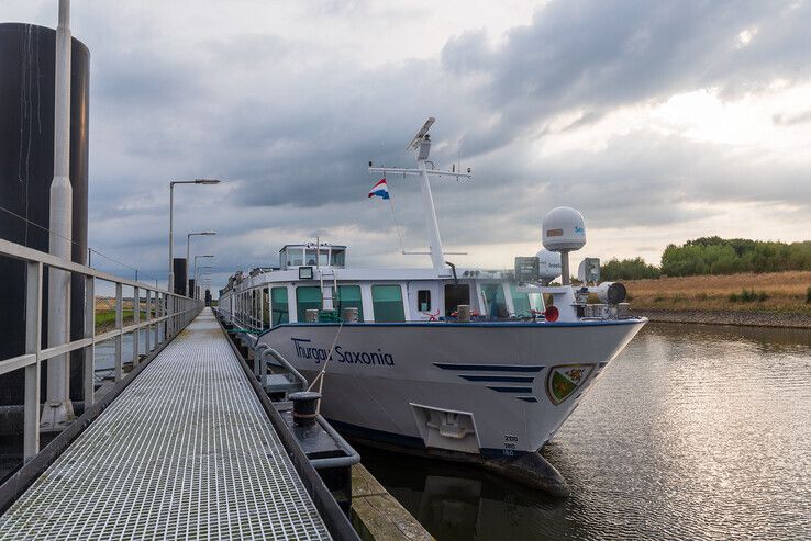 Welkom aan boord van de MS Thurgau Saxonia, de Zwolse vluchtelingenopvang - Foto: Peter Denekamp