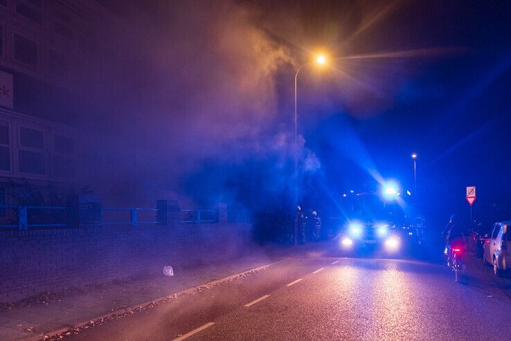 Scootmobiel gaat in vlammen op in Assendorp - Foto: Peter Denekamp