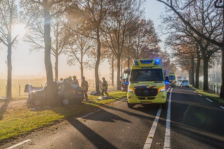 Politie tast in duister over oorzaak ernstig ongeval op Wijheseweg - Foto: Peter Denekamp