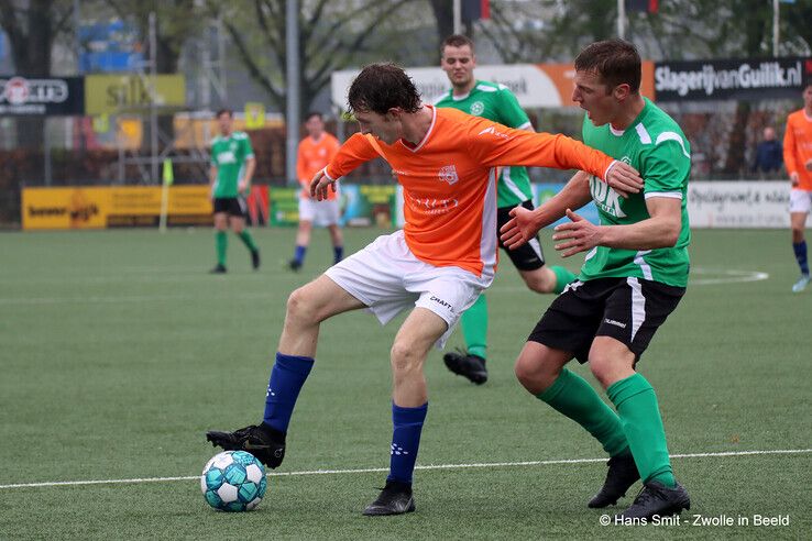 Focus op Amateurvoetbal: ‘s-Heerenbroek neemt koppositie over van CSV’28 in onderling duel - Foto: Hans Smit