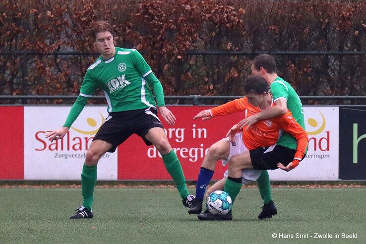 Focus op Amateurvoetbal: ‘s-Heerenbroek neemt koppositie over van CSV’28 in onderling duel - Foto: Hans Smit