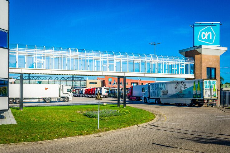 Archieffoto van het distrubtiecentrum van Albert Heijn aan de Galvaniweg in Zwolle. - Foto: Peter Denekamp