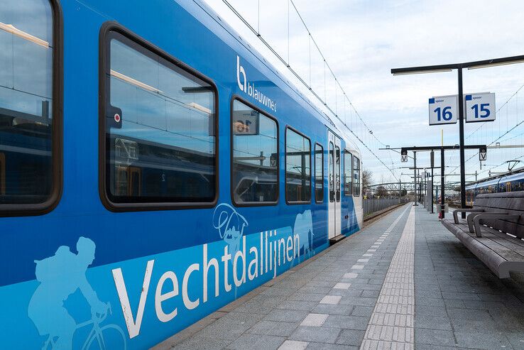 Archieffoto: Een Arriva-trein op het station in Zwolle. - Foto: Peter Denekamp