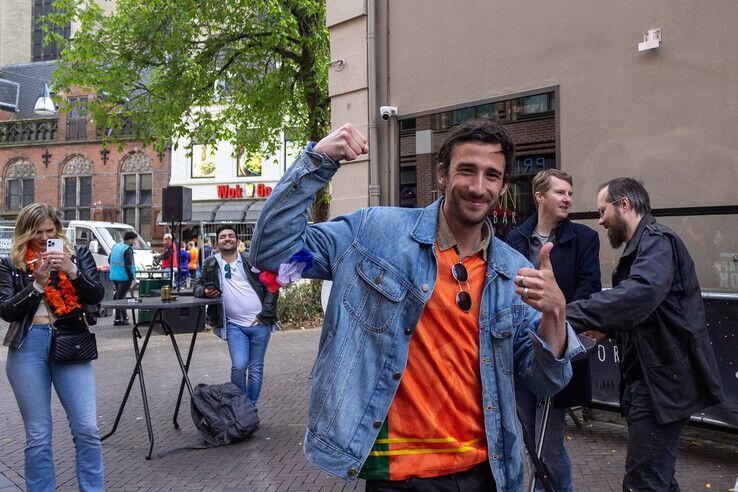 In beeld: Zwolle kleurt Oranje, feest in de binnenstad - Foto: Ruben Meinten