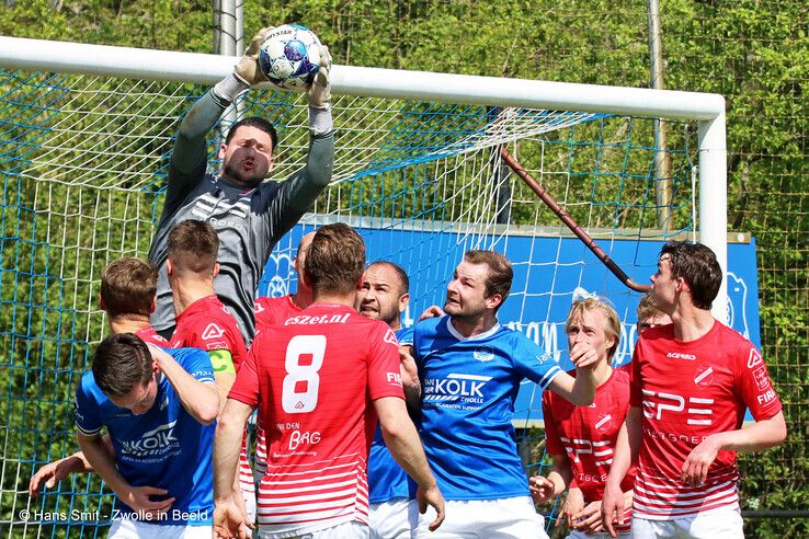 Focus op Amateurvoetbal: WVF ziet voorsprong tegen Hierden in slotfase verdampen - Foto: Hans Smit