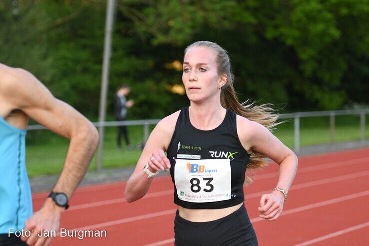 Lianne van de Belt van Groningen Atletiek was de snelste bij de vrouwen. - Foto: Jan Burgman
