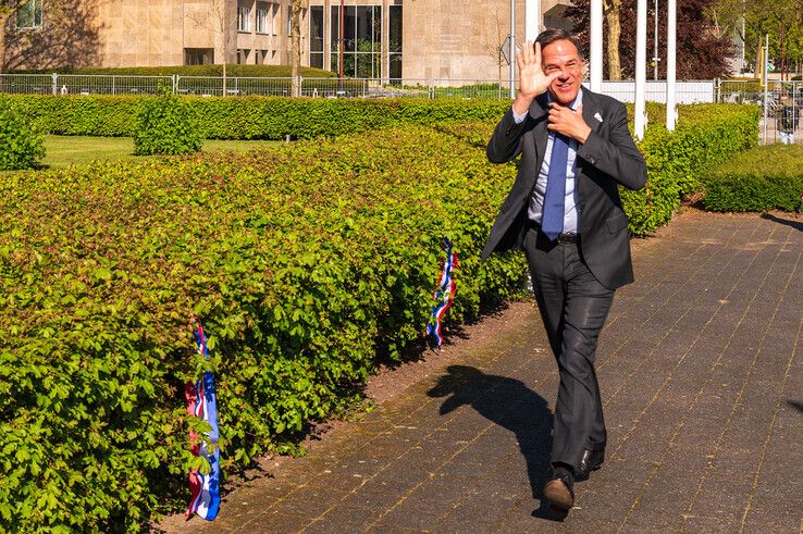 Aankomst Mark Rutte bij het provinciehuis. - Foto: Peter Denekamp