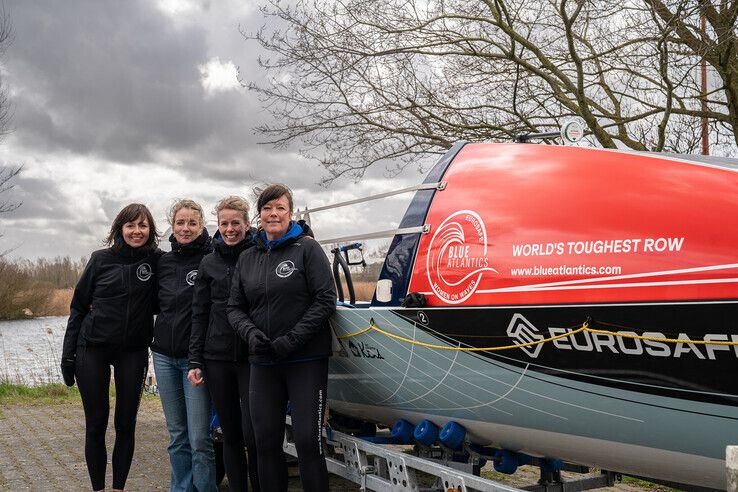 Team Blue Atlantics, van links af: Marije van de Bor, Ilse Schuurman, Ingrid Voorn en Margot Vries. - Foto: Blue Atlantics