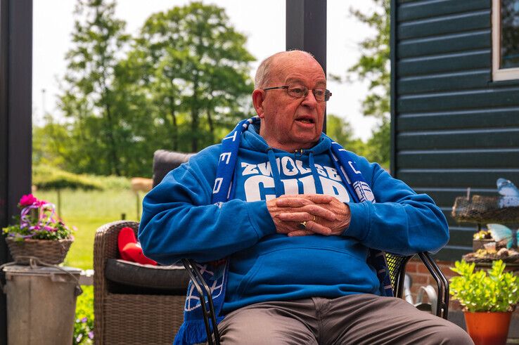 PEC Zwolle-fan in hart en nieren, Wichert aan het Rot, weet het zeker: "PEC wordt kampioen". - Foto: Peter Denekamp