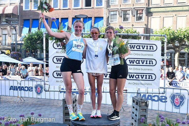 De snelste drie vrouwen op de 4 Engelse Mijl. - Foto: Jan Burgman