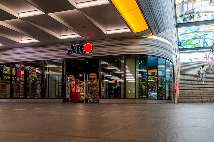 Kiosk van AKO op station Zwolle wordt volgend jaar omgebouwd tot Bruna-kiosk
