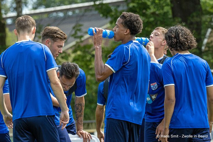 In beeld: Eerste training van PEC Zwolle in Wijthmen - Foto: Hans Smit