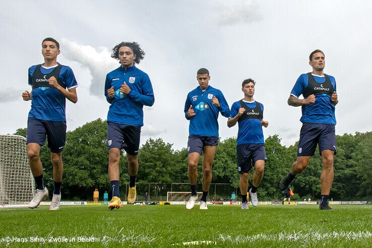 In beeld: Eerste training van PEC Zwolle in Wijthmen - Foto: Hans Smit