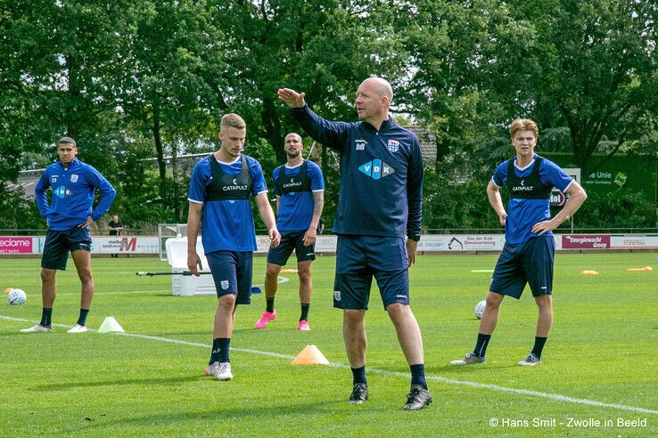 In beeld: Eerste training van PEC Zwolle in Wijthmen - Foto: Hans Smit