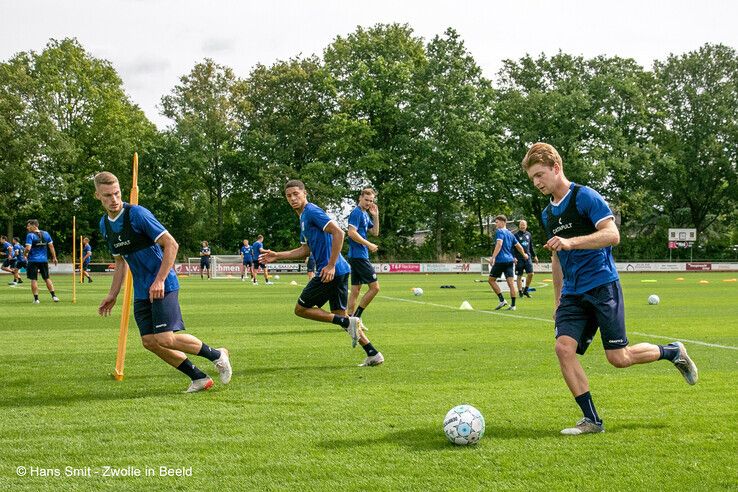 In beeld: Eerste training van PEC Zwolle in Wijthmen - Foto: Hans Smit