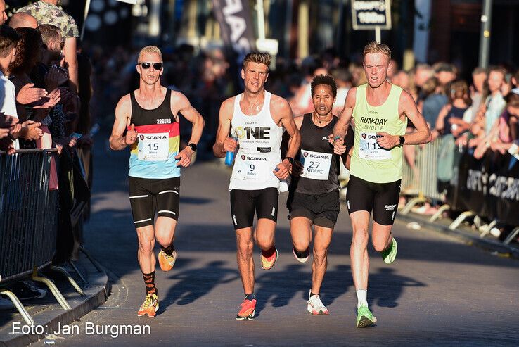 In beeld: Nigsti Haftu  wint voor tweede keer op rij Halve Marathon bij de vrouwen - Foto: Jan Burgman