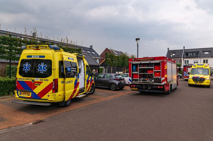 Twee ambulances en brandweervoertuigen uit Hattem en Zwolle rukten uit naar de Stralsund. - Foto: Peter Denekamp