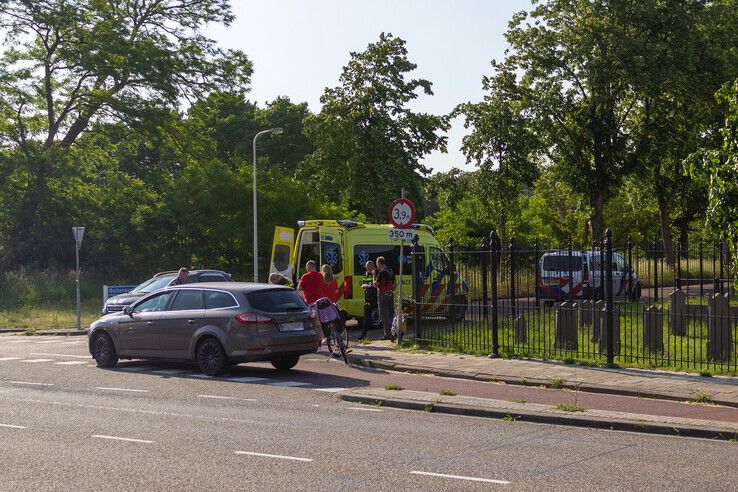 Vrouw gewond bij aanrijding Blaloweg - Foto: Ruben Meinten