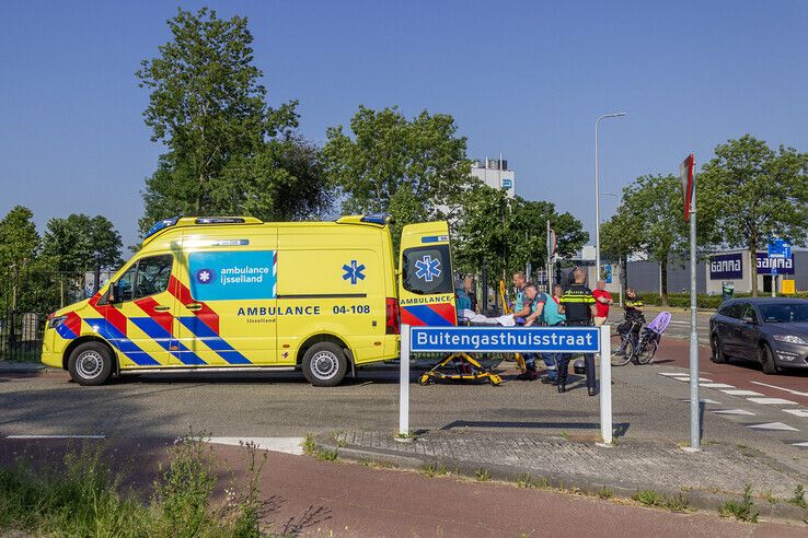 Vrouw gewond bij aanrijding Blaloweg - Foto: Ruben Meinten