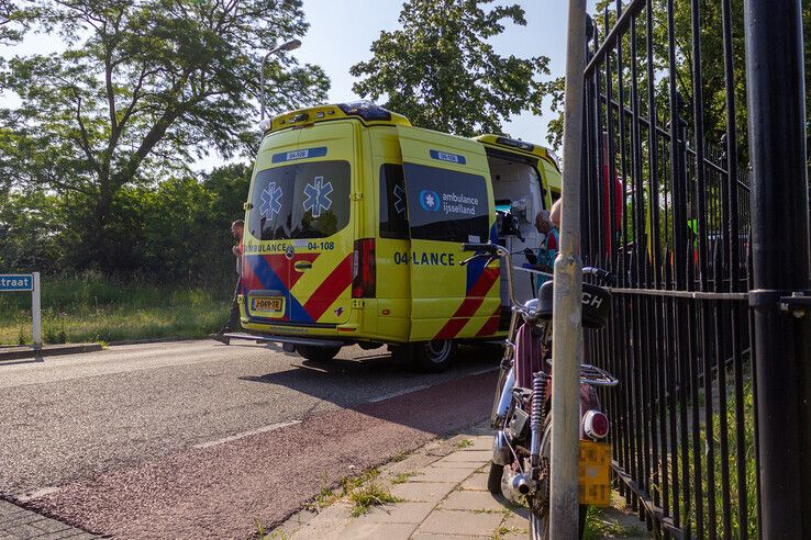 Vrouw gewond bij aanrijding Blaloweg - Foto: Ruben Meinten