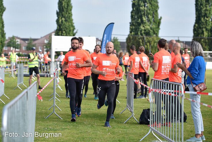 In beeld: Eerste editie van Overcoming Obstacles Run in Stadshagen - Foto: Jan Burgman