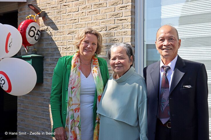 Tuoi en Khue Pham vieren briljanten huwelijk in Zwolle-Zuid - Foto: Hans Smit