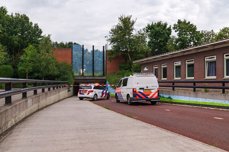 Het Lünenpad werd enkele uren afgesloten vanwege het politieonderzoek. - Foto: Peter Denekamp